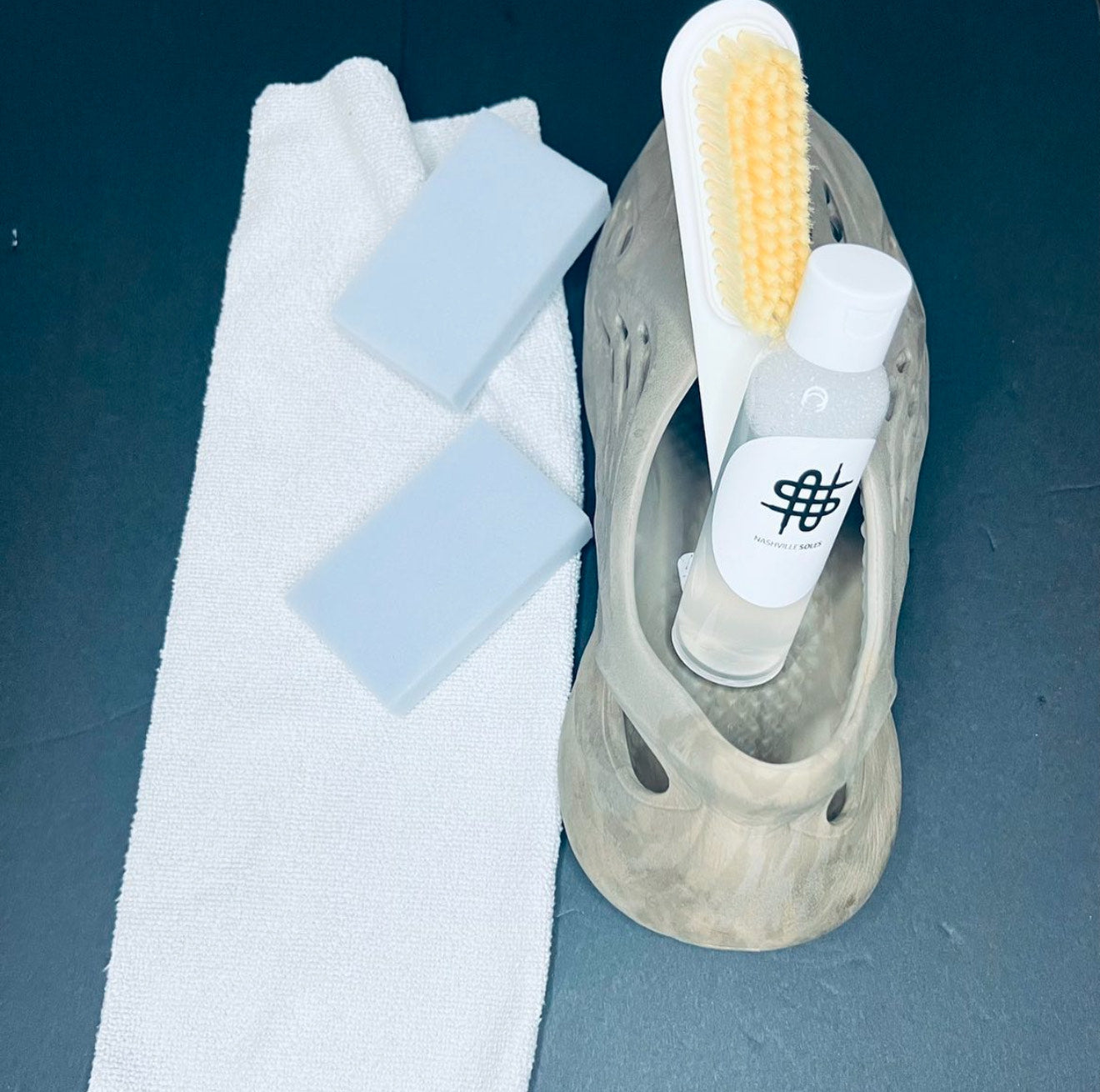 Shoe repair ( Detail cleaning )